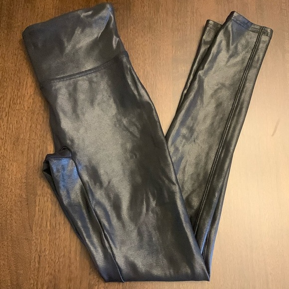 Spanx Black Faux Leather Leggings! Size Small Petite - Picture 1 of 10